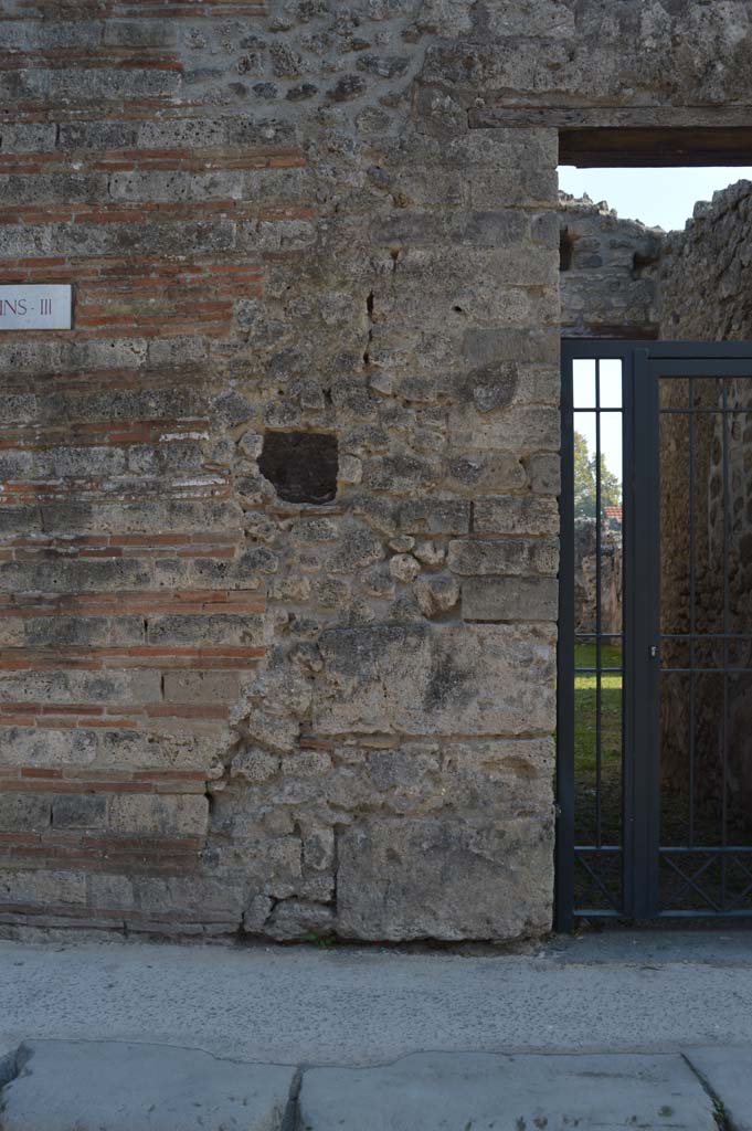I.3.24 Pompeii. October 2017. Looking towards east side of entrance doorway.
Foto Taylor Lauritsen, ERC Grant 681269 DCOR.
