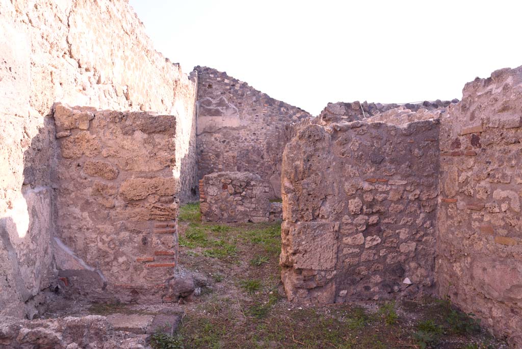 I.4.7 Pompeii. October 2019. Looking east towards doorway to rear rooms, a middle room, and a triclinium.
Foto Tobias Busen, ERC Grant 681269 DCOR.


