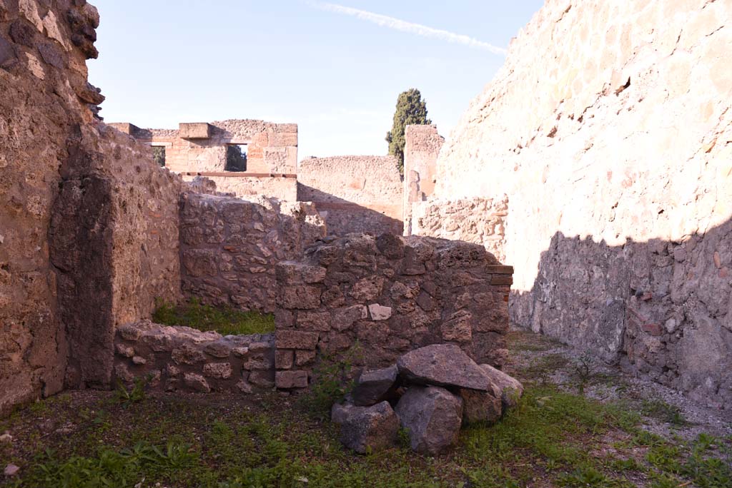 I.4.7 Pompeii. October 2019. Looking towards west wall of triclinium, with window and doorway, or two doorways.
Foto Tobias Busen, ERC Grant 681269 DCOR.

