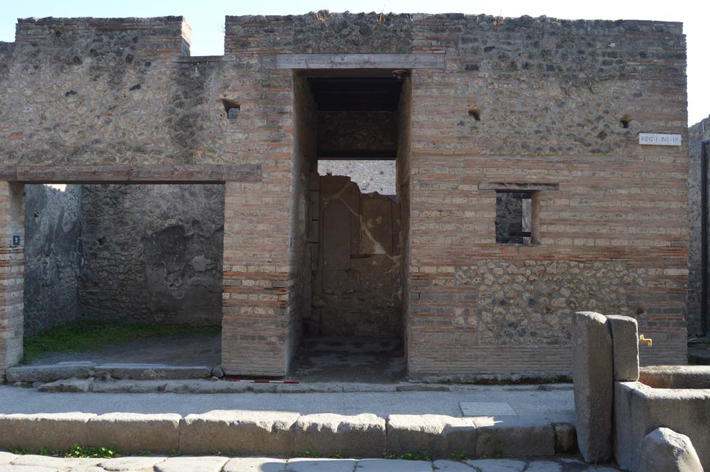 I.9.1 Pompeii, on right, with I.9.2, on left, Pompeii. October 2017. Looking south towards entrance doorways.
Foto Taylor Lauritsen, ERC Grant 681269 DCOR.
