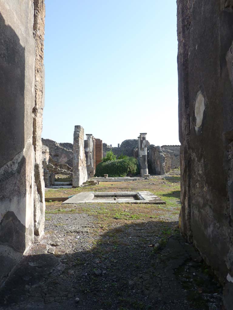 VI.9.3 Pompeii. October 2014. Looking east from entrance doorway. 
Foto Annette Haug, ERC Grant 681269 DÉCOR.

