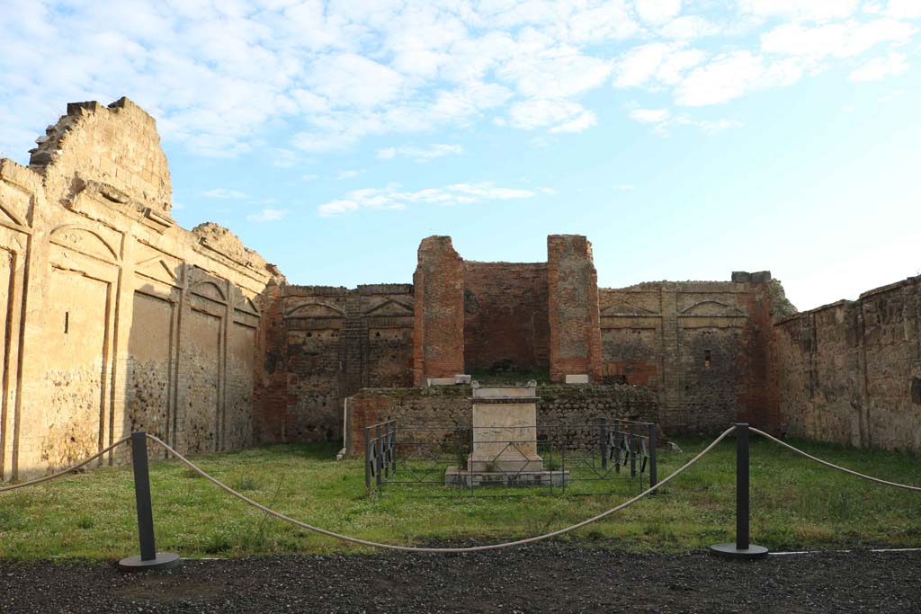 VII.9.2, Pompeii. December 2108. Looking east across Temple, from entrance. Photo courtesy of Aude Durand. 