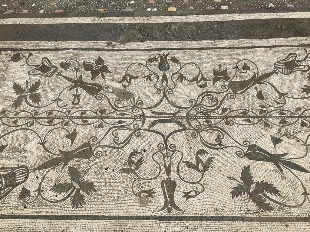 VII.16.13 Pompeii. April 2019. Entrance mosaic. Photo courtesy of Rick Bauer.
