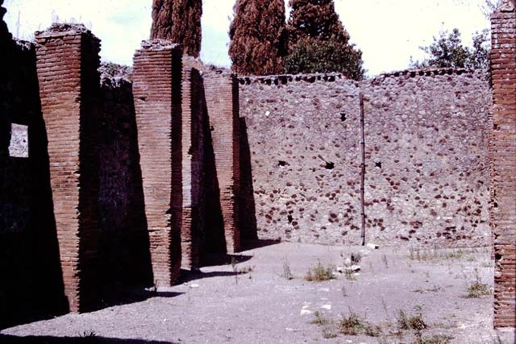 IX.1.5 Pompeii. 1966. Looking east across uncovered area. Photo by Stanley A. Jashemski.
Source: The Wilhelmina and Stanley A. Jashemski archive in the University of Maryland Library, Special Collections (See collection page) and made available under the Creative Commons Attribution-Non Commercial License v.4. See Licence and use details.
J66f0118
