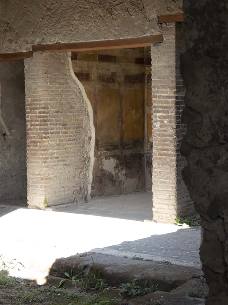 Villa of Mysteries, Pompeii. September 2017. Looking towards north wall of room 42.
Foto Annette Haug, ERC Grant 681269 DÉCOR.
