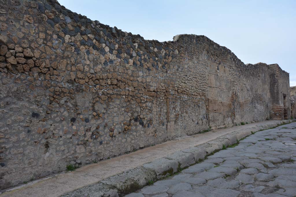 Vicolo del Menandro, north side, Pompeii. March 2018. Detail of south wall, looking east. 
Foto Tobias Busen, ERC Grant 681269 DCOR.
