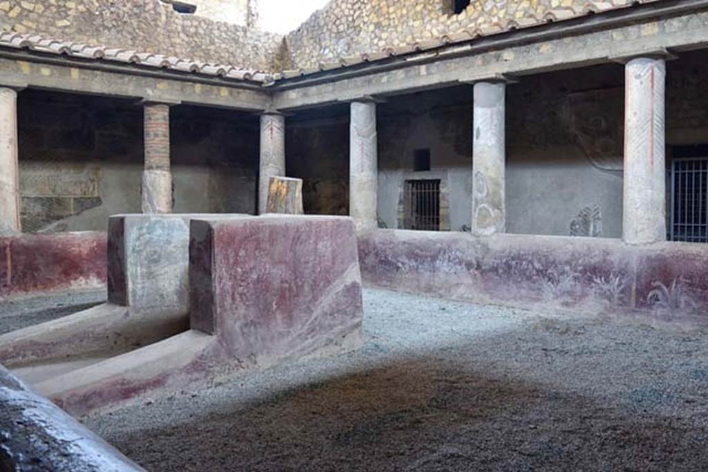 Oplontis Villa of Poppea, April 2018. Room 32, looking north-east across rustic peristyle. 
Photo courtesy of Ian Lycett-King. Use is subject to Creative Commons Attribution-NonCommercial License v.4 International.
