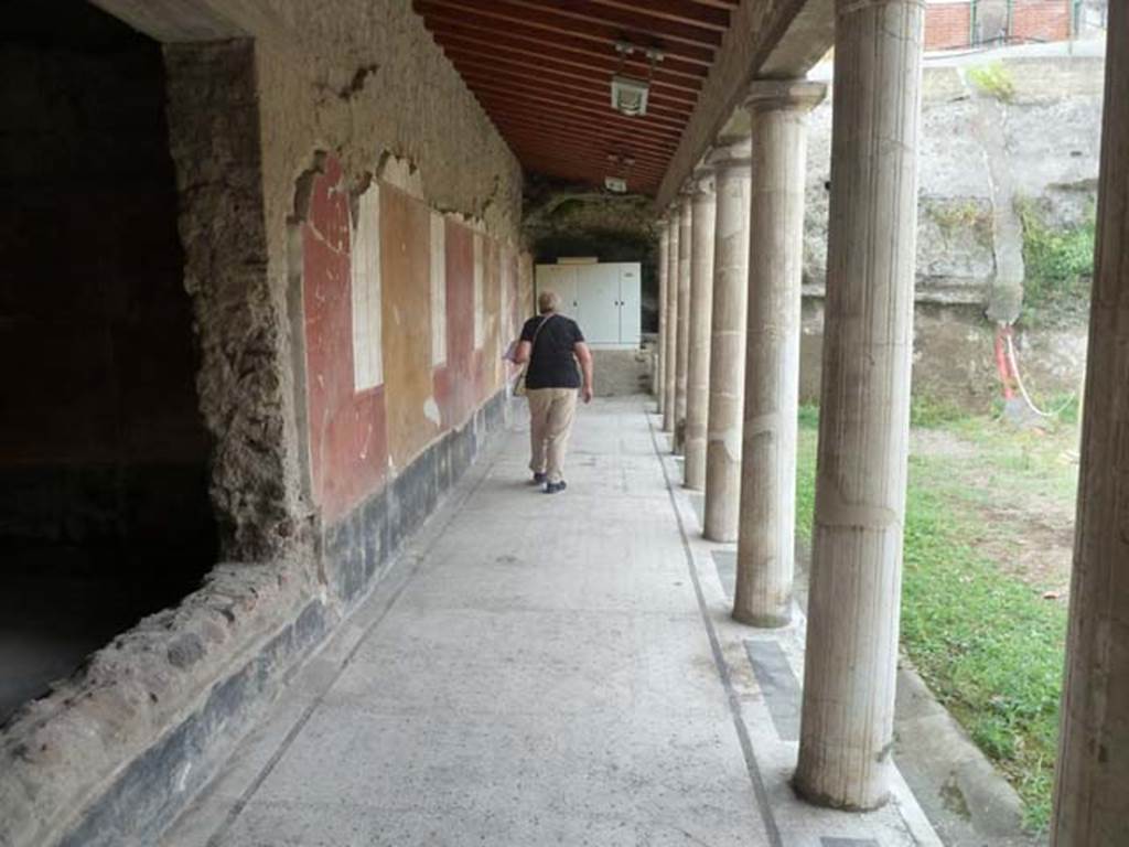 Oplontis Villa of Poppea, September 2015. Room 33, looking west along portico. 


