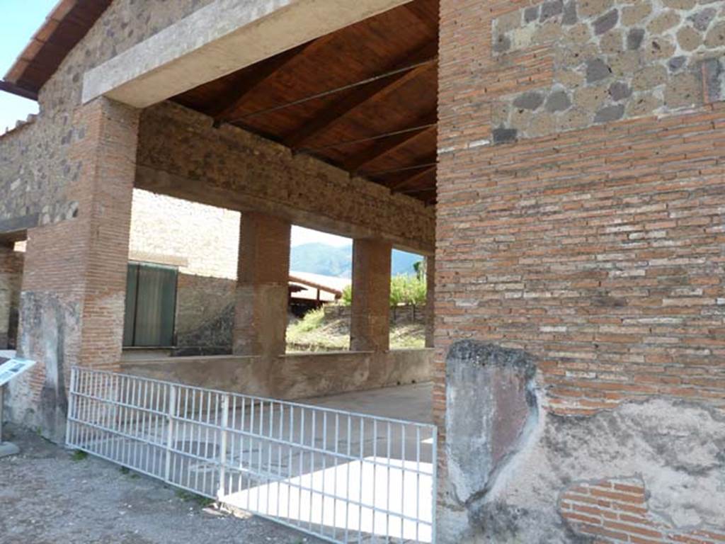 Stabiae, Villa Arianna, September 2015. Room A, entrance doorway from terrace.