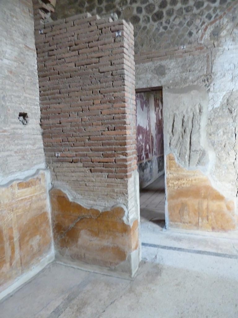 Stabiae, Villa Arianna, September 2015. 
Room 10, looking east towards doorway to room 5 another cubiculum on other side of Corridor 8.
