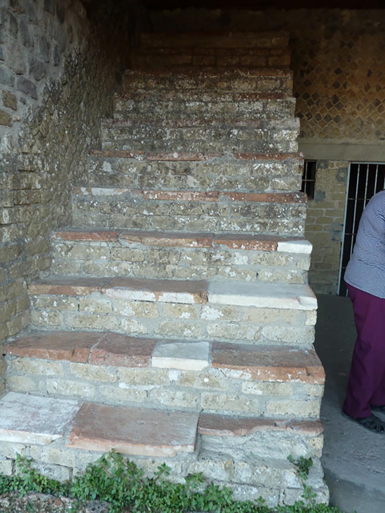 Stabiae, Villa Arianna, September 2015. Room 34, steps to upper floor.