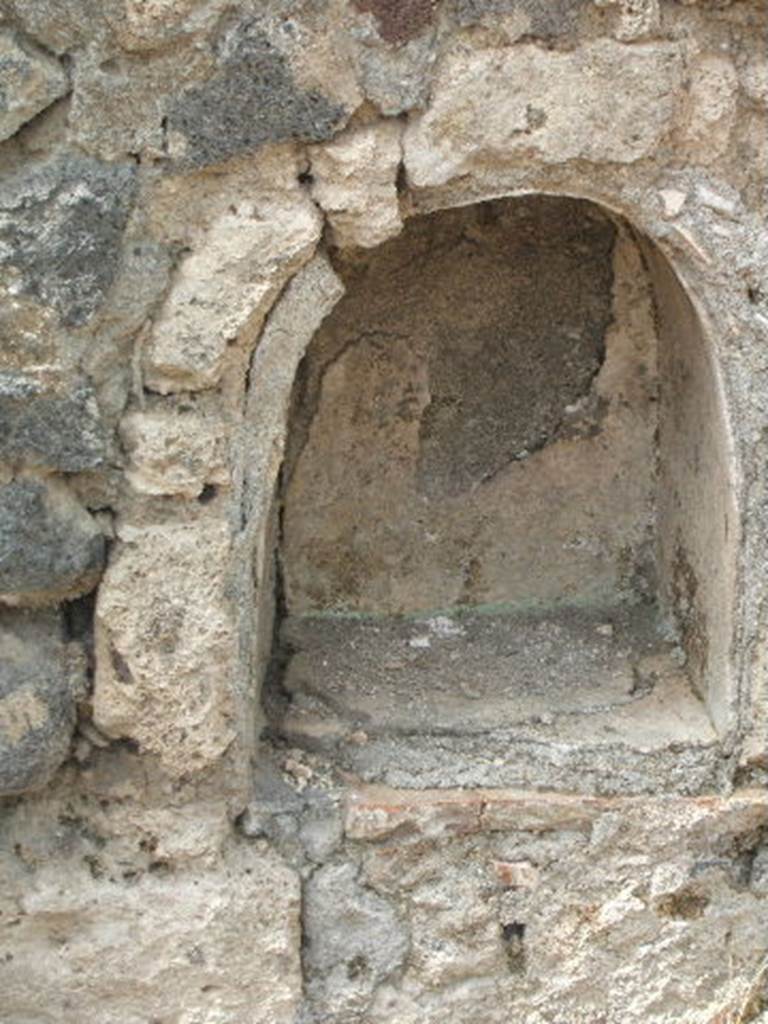 IX.6.8 Pompeii. May 2005. Niche on west side of atrium 2.