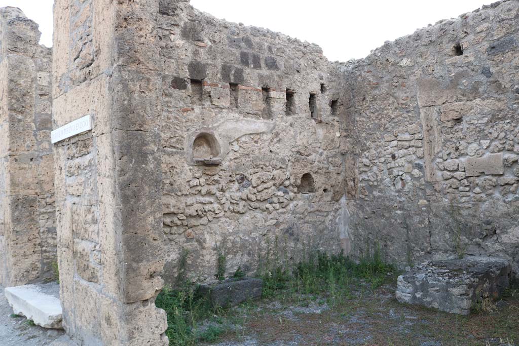 VI.13.7 Pompeii. December 2018. Looking towards west wall of shop on Via della Fortuna.   Photo courtesy of Aude Durand.