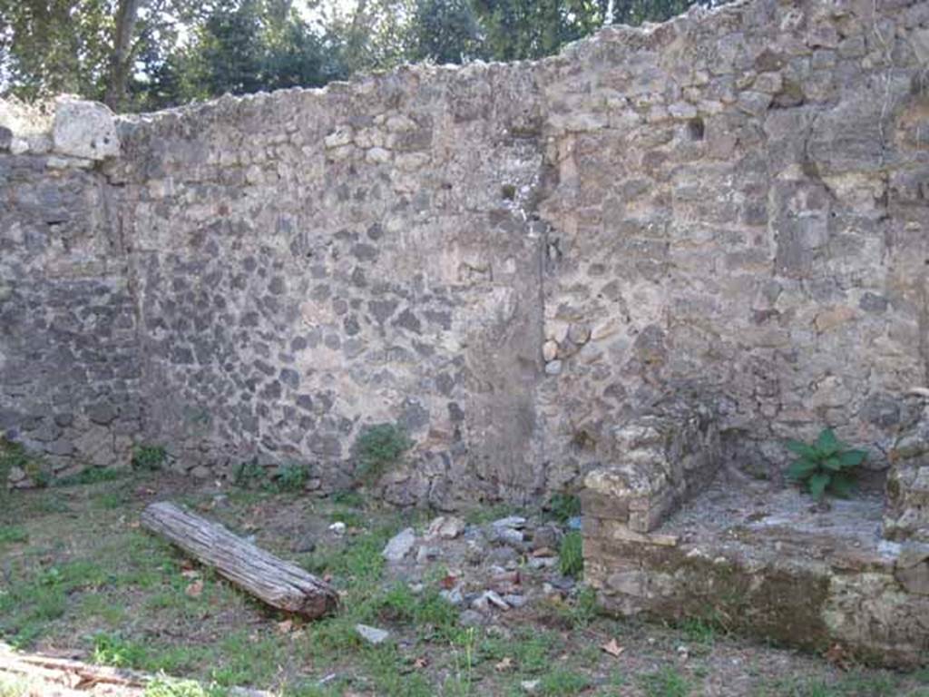 I.1.2 Pompeii. September 2010. West wall and south-west corner of large room. Photo courtesy of Drew Baker.
