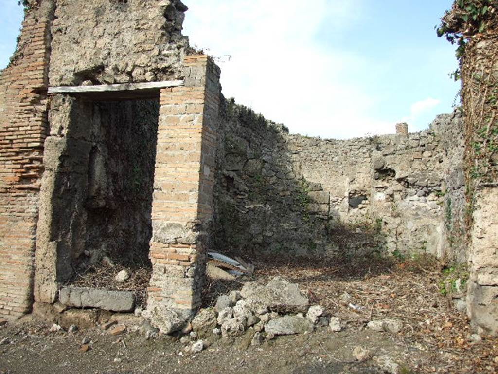 I.2.26 and I.2.25 Pompeii.  December 2006. Entrances, looking north.