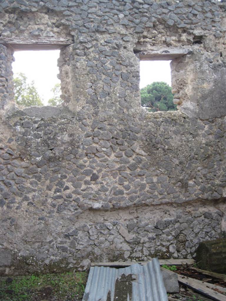 I.3.1 Pompeii. September 2010. South wall of rear room with windows overlooking small unnamed vicolo.  Photo courtesy of Drew Baker.
