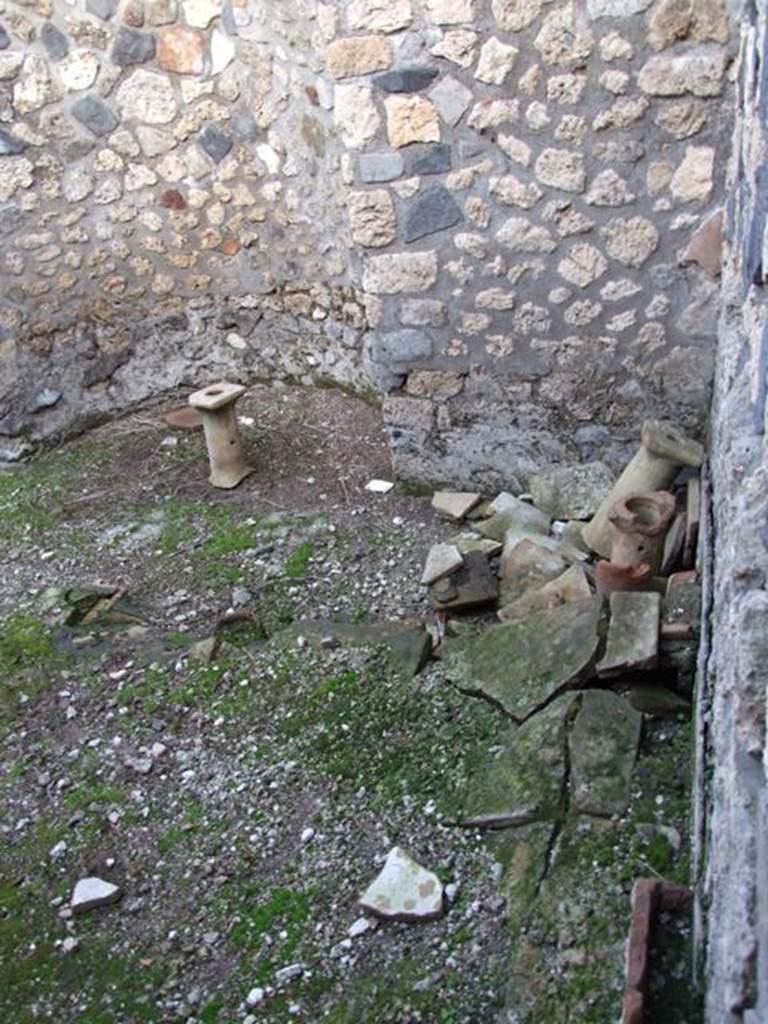 I.4.25/I.4.5 Pompeii. December 2007. Room 41, south-east corner of baths area. 