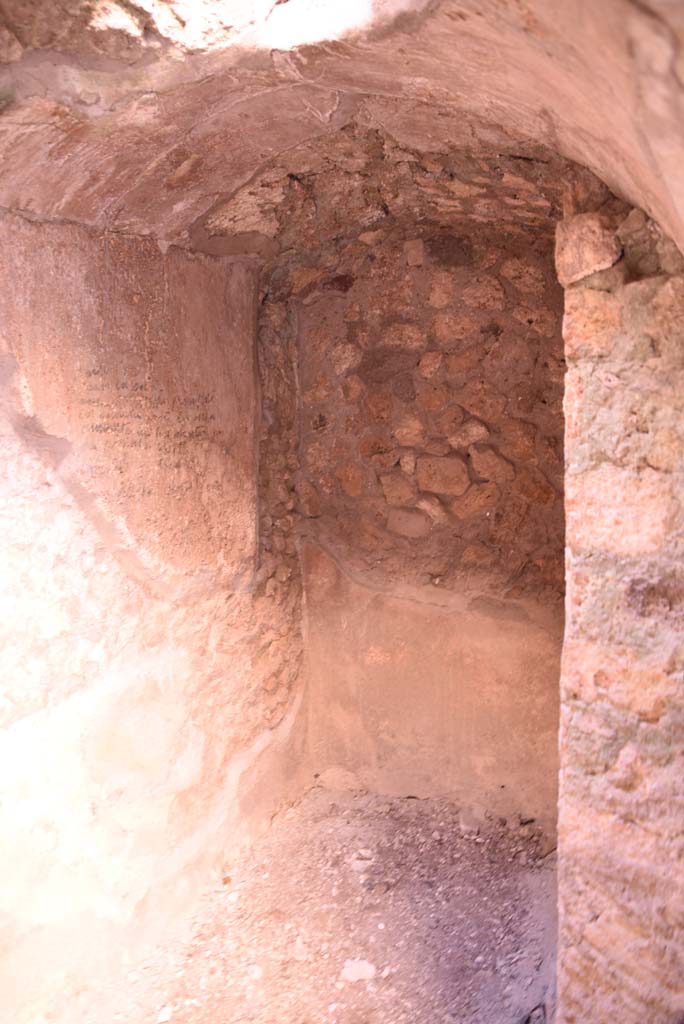 I.4.25/I.4.5 Pompeii. October 2019. Unnumbered corridor/room, looking south-east.  
Foto Tobias Busen, ERC Grant 681269 DCOR.
