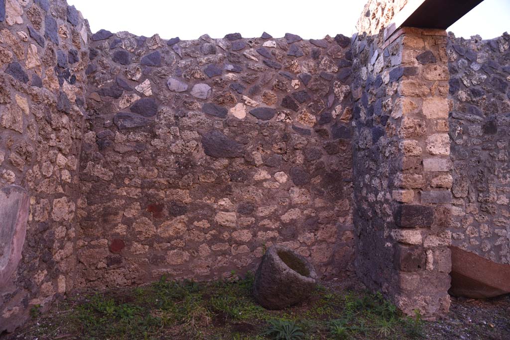 I.4.25 Pompeii. October 2019. Room 59, looking towards south wall of cubiculum.
Foto Tobias Busen, ERC Grant 681269 DÉCOR.
