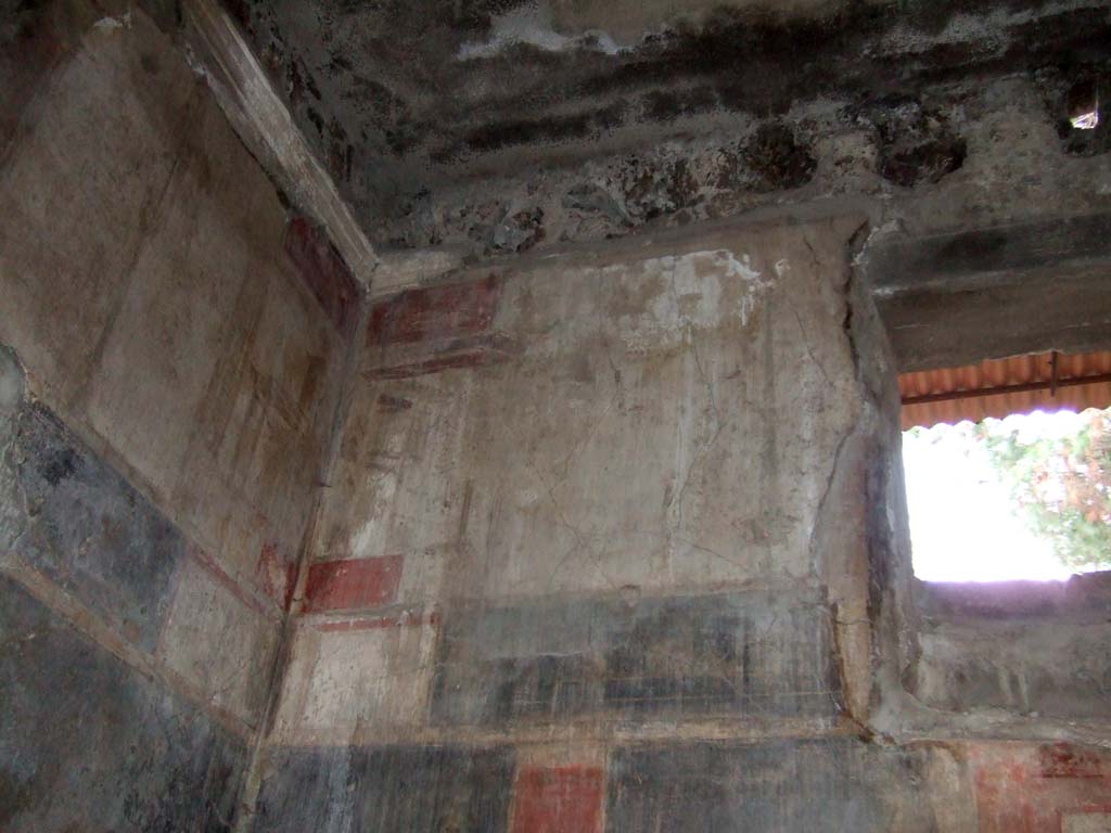 I.6.15 Pompeii. December 2005. Room12, upper north-east corner. 