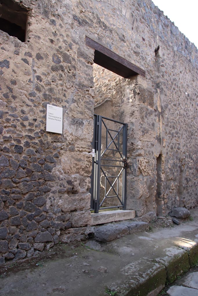 I.8.9 Pompeii. October 2023. Entrance doorway. Photo courtesy of Klaus Heese.