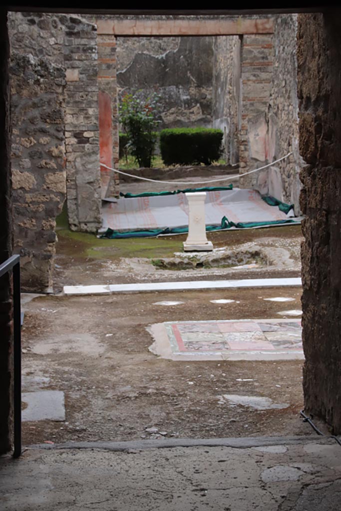 I.8.9 Pompeii. May 2024.  
Looking south towards oecus (room 2) towards atrium, tablinum to garden. Photo courtesy of Klaus Heese.
