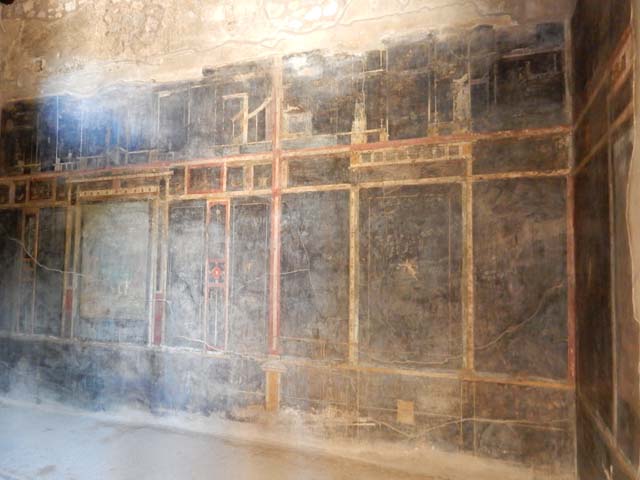 I.9.5 Pompeii. October 2022. Room 10, looking north along east wall. Photo courtesy of Klaus Heese.