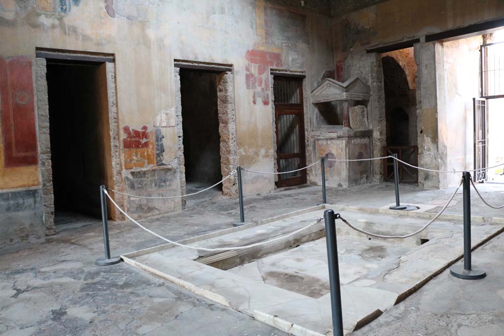 .10.4 Pompeii. December 2018. Looking towards north-west corner of atrium, along west side. Photo courtesy of Aude Durand.