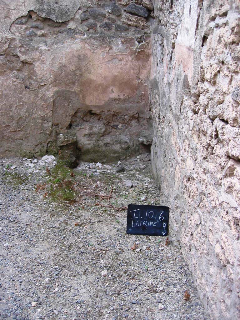 I.10.6 Pompeii. July 2008. Latrine in south-west corner of workshop. Photo courtesy of Barry Hobson.