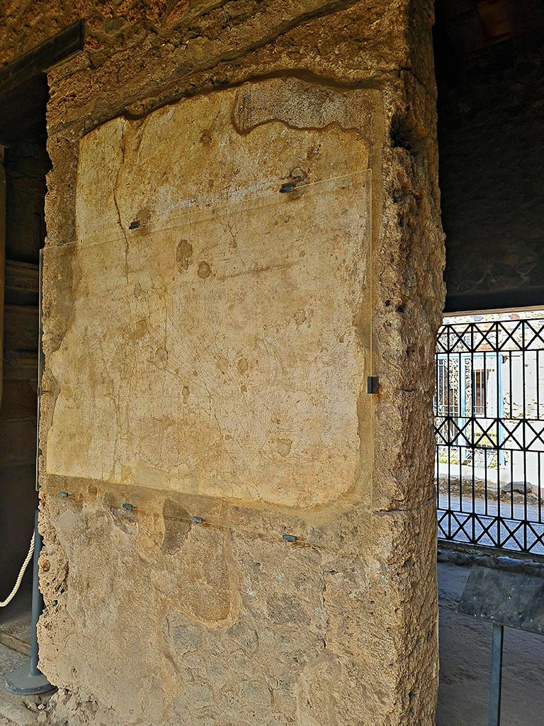 I.15.3 Pompeii. September 2024. 
North wall of north portico 10, with graffito of ship Europa. Photo courtesy of Giuseppe Ciaramella.
