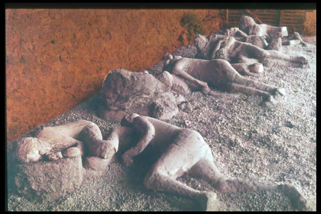 I.21.6 Pompeii. Plaster casts of bodies. 
Photographed 1970-79 by Günther Einhorn, picture courtesy of his son Ralf Einhorn.
