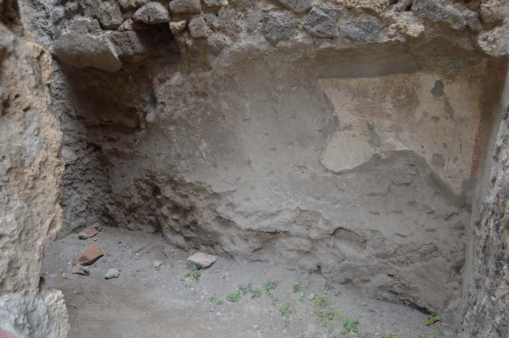 II.2.3 Pompeii. October 2017. Small cubiculum, looking towards bed recess set into south wall. 
Foto Taylor Lauritsen, ERC Grant 681269 DÉCOR.
