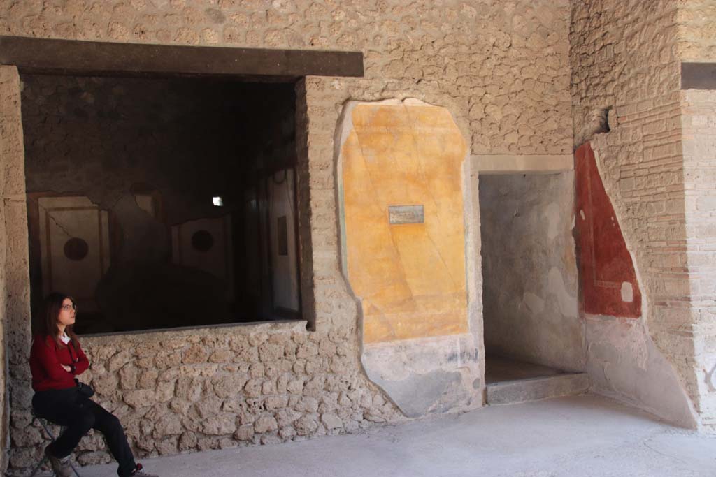 II.3.3 Pompeii. September 2017. Looking east towards wall in north-east corner of room 11, and doorway to room 8.
Photo courtesy of Klaus Heese.
