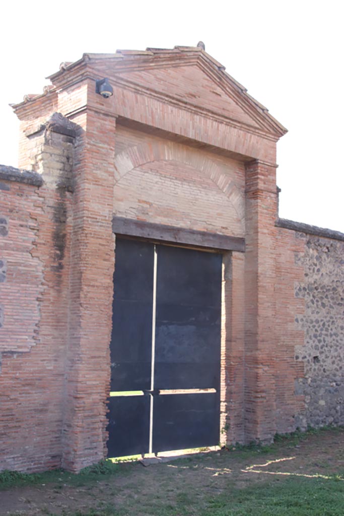 II.7.2 Pompeii. Palaestra. October 2023. Entrance doorway. Photo courtesy of Klaus Heese.