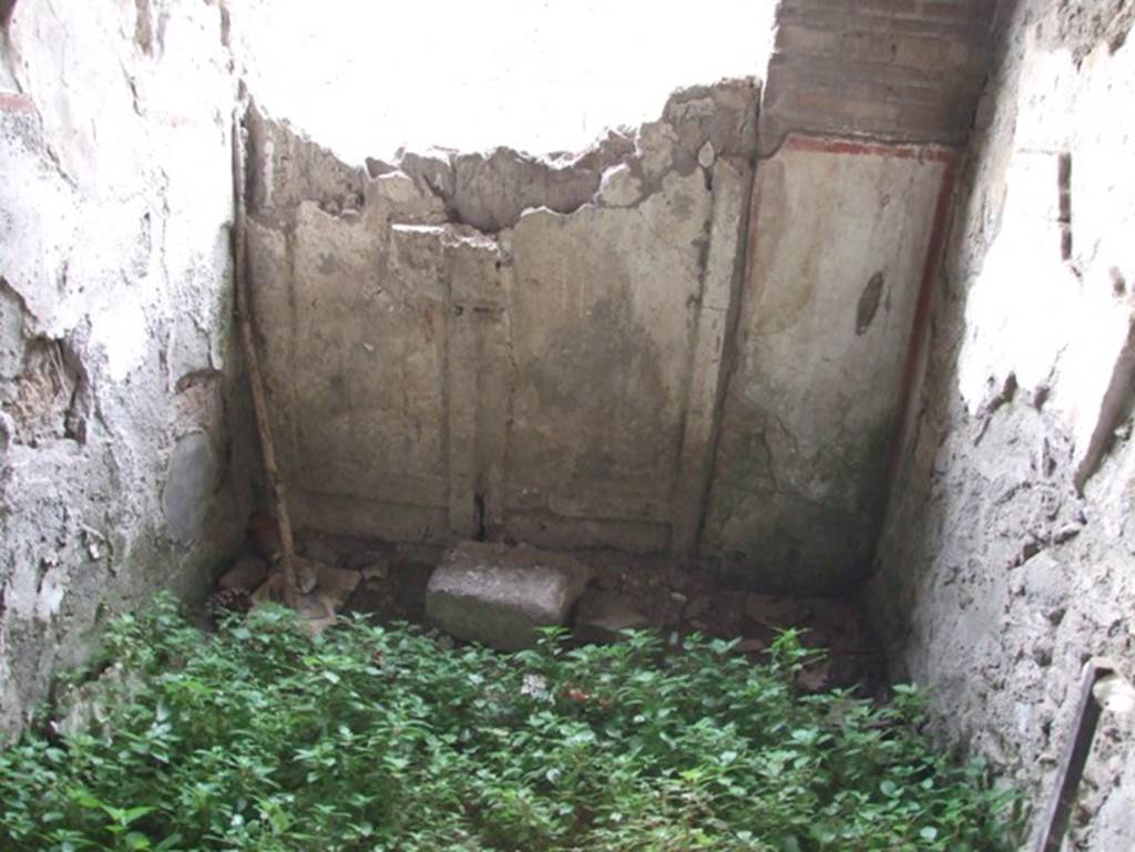 II.9.3 Pompeii. December 2007.  Cast of entrance door, from inside.