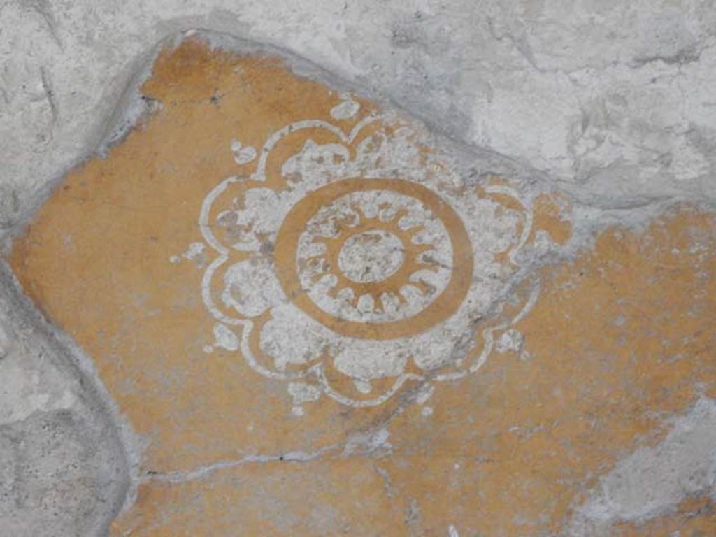 II.9.4, Pompeii. May 2018. Room 8, detail from upper west wall. Photo courtesy of Buzz Ferebee. 