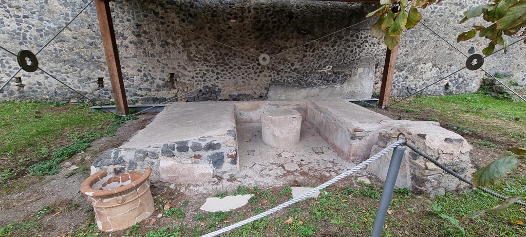 II.9.4 Pompeii. December 2023. Looking east across garden area 9 towards triclinium. Photo courtesy of Miriam Colomer.