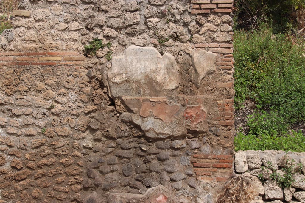 III.6.5 Pompeii. May 2024. Remains of painted inscription on plaster of front façade. Photo courtesy of Klaus Heese.