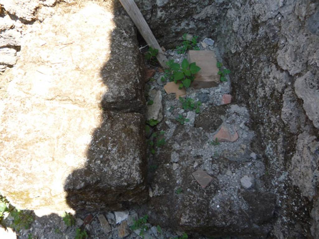 V.1.15 Pompeii. July 2008. Looking east in south-east corner kitchen/latrine. Photo courtesy of Jared Benton.
