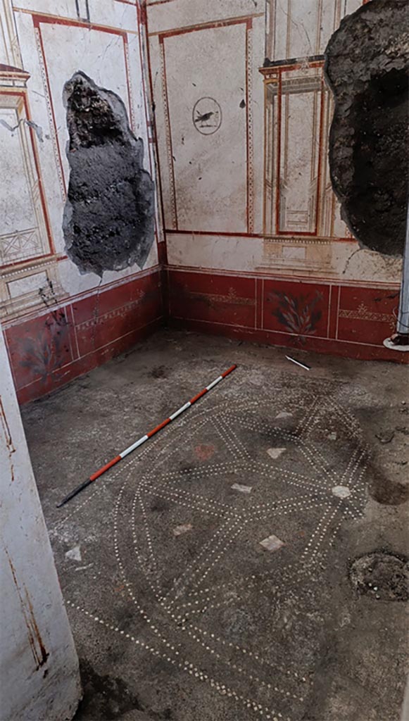 V.6.12 Pompeii, March 2024. Amb. 44, cubiculum, opus sectile flooring.
Vedi/See E-Journal 01: 01.03.24, Interventi conservativi e nuovi scavi nella Casa di Leda. Dalla tutela alla conoscenza di un’abitazione del ceto medio di Pompei, p. 5, Fig. 5 and 14.
Photograph © Parco Archeologico di Pompei.
