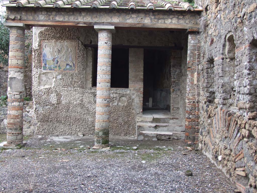 VI.7.23 Pompeii. December 2006. Looking west across the site of the summer triclinium to the cubiculum/bedroom.