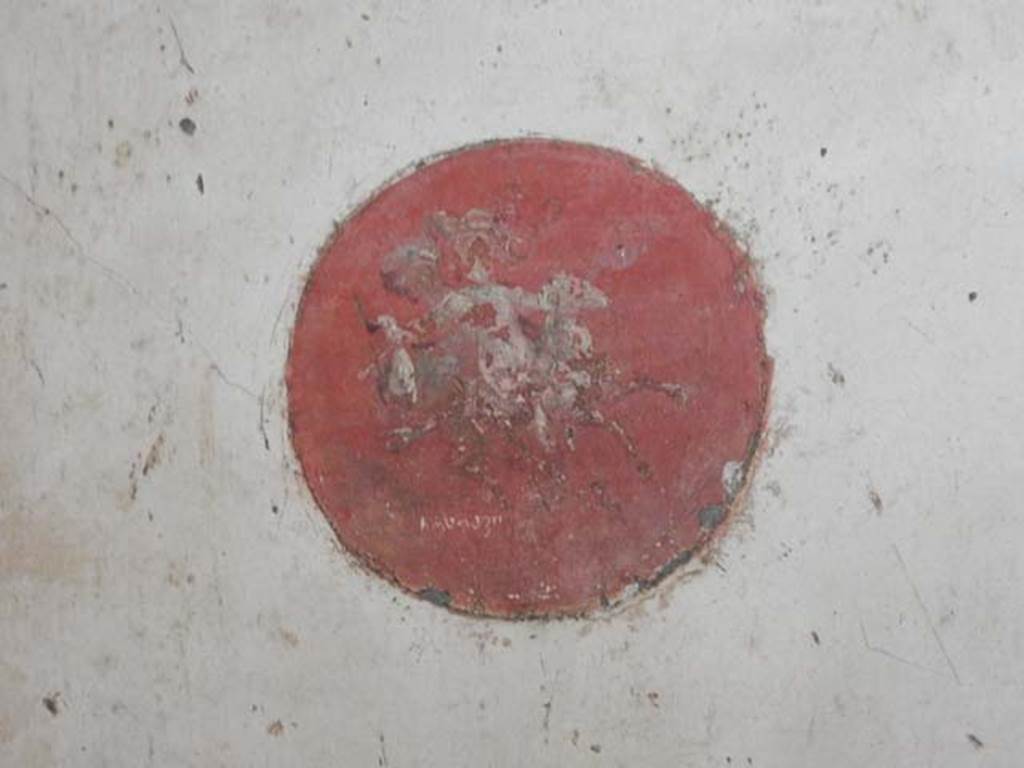 VI.15.1 Pompeii. May 2017. Decorative medallion from east wall. Photo courtesy of Buzz Ferebee.