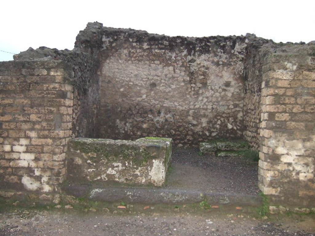 VII.7.3 Pompeii. December 2005. Looking north to entrance doorway.