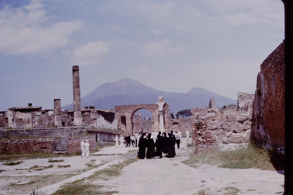 VII.8 Pompeii. 1964. Looking north across east side of Forum. Photo by Stanley A. Jashemski.
Source: The Wilhelmina and Stanley A. Jashemski archive in the University of Maryland Library, Special Collections (See collection page) and made available under the Creative Commons Attribution-Non-Commercial License v.4. See Licence and use details.
J64f0896

