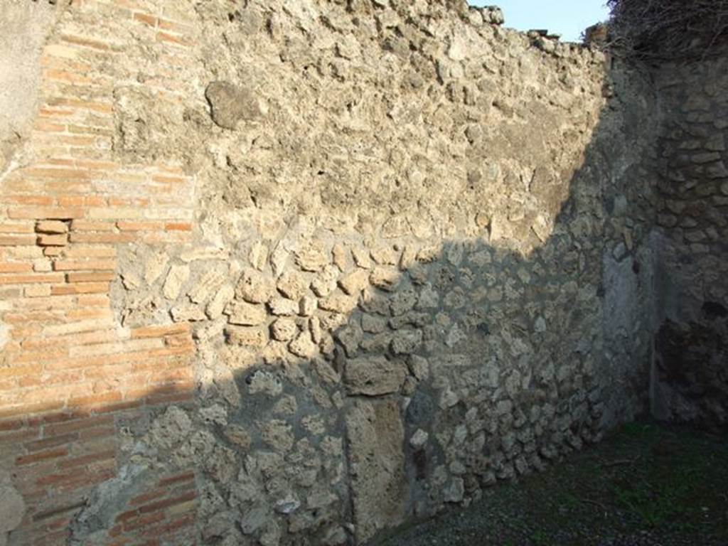 VIII.3.5 Pompeii.  Shop.  December 2007.  South wall.