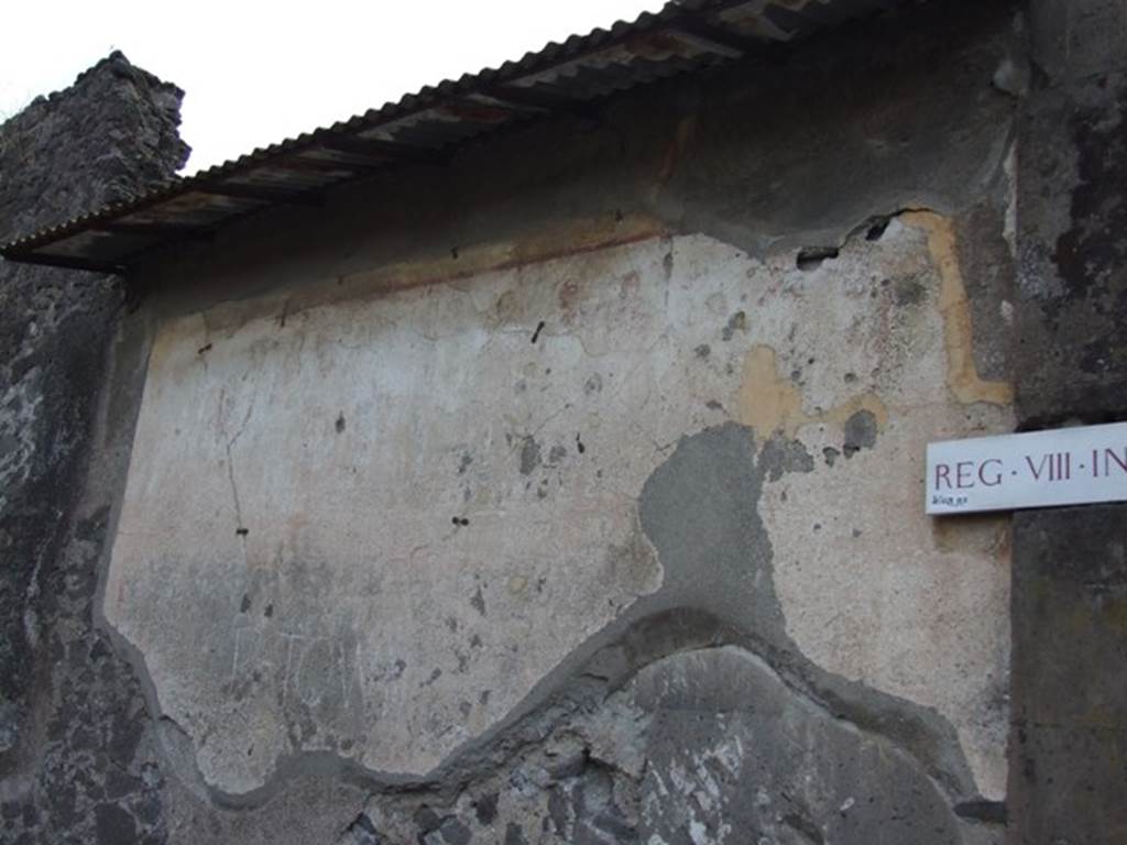 Painted street shrine of the Twelve Gods on corner of insula at VIII.3.11, in Vicolo dei 12 Dei. May 2006.