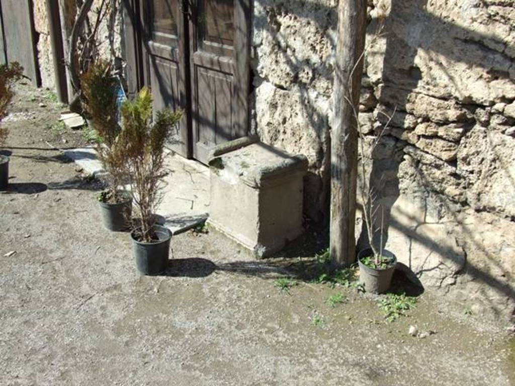 VIII.5.15 Pompeii. March 2009.  Room 2, Altar against north wall.