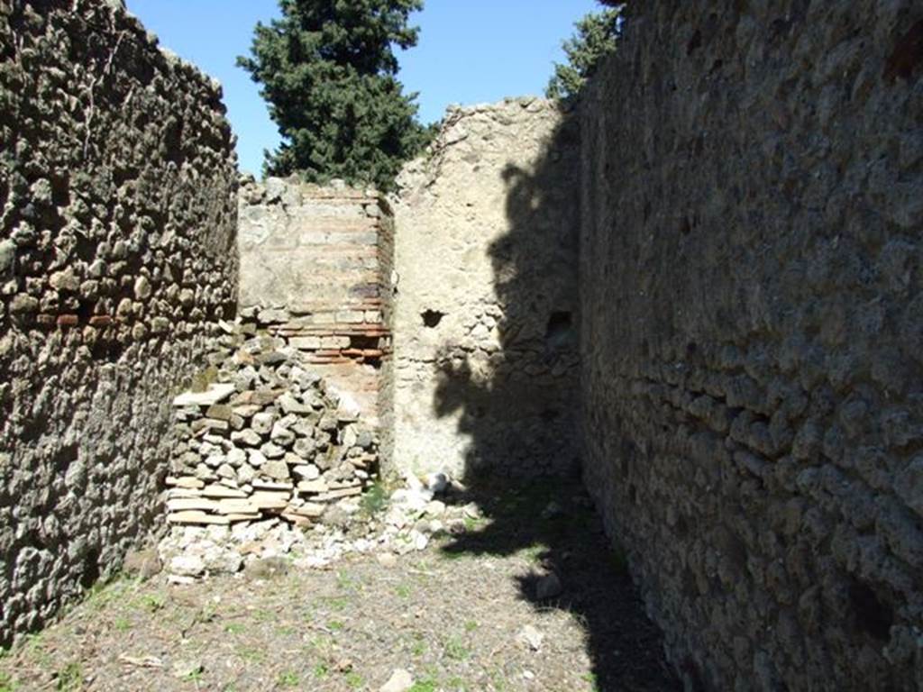 VIII.5.37 Pompeii.  March 2009.  Room 3. North end.