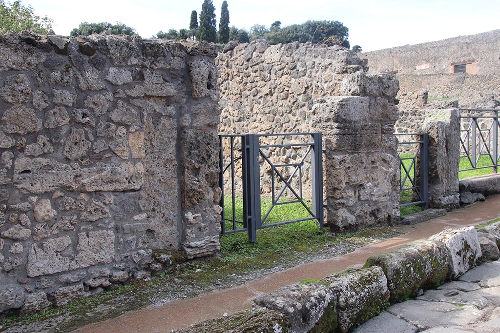 VIII.7.6 Pompeii. October 2024. Looking north-west towards entrance doorway. Photo courtesy of Klaus Heese.