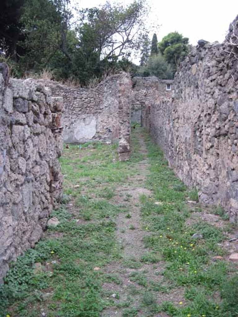 VIII.7.6 Pompeii. September 2010.  Looking west  along entrance corridor towards atrium area. Photo courtesy of Drew Baker.
